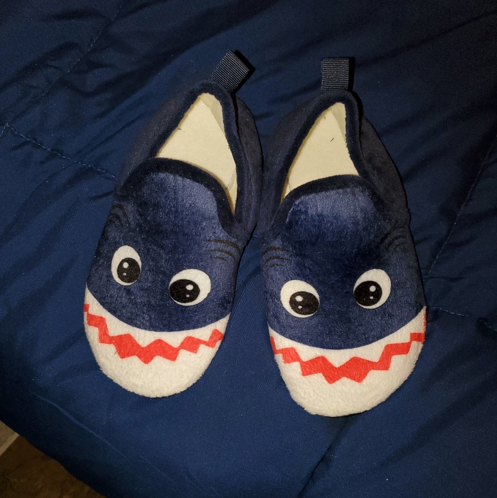 **SOLD** Kids Slippers